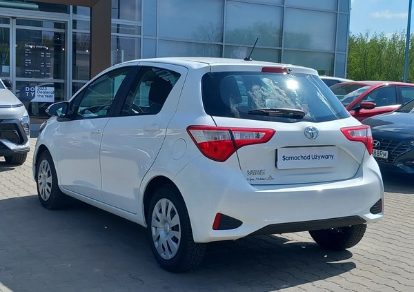 Toyota Yaris cena 43900 przebieg: 146230, rok produkcji 2018 z Praszka małe 277